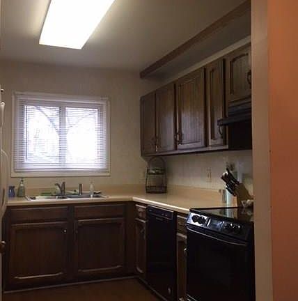 3rd image of 2405 Shelia Dr