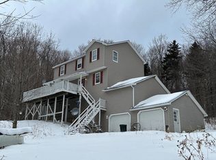 500 Smugglers View Rd, Jeffersonville, VT 05464