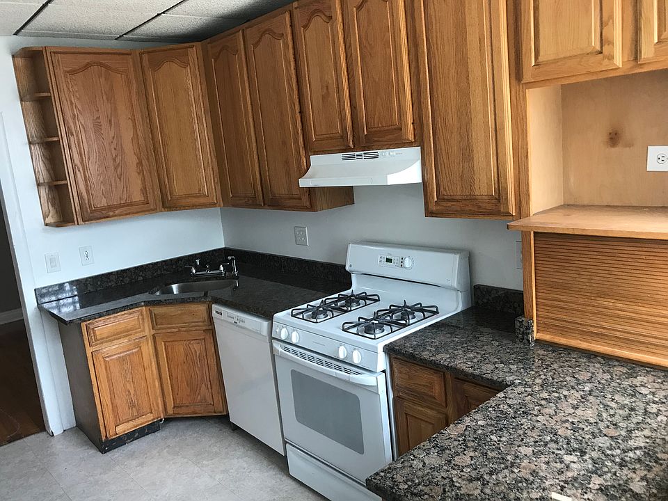 1st image of 3739 W Eastwood Ave #1