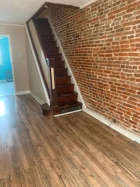 129 N Glover St photo 1