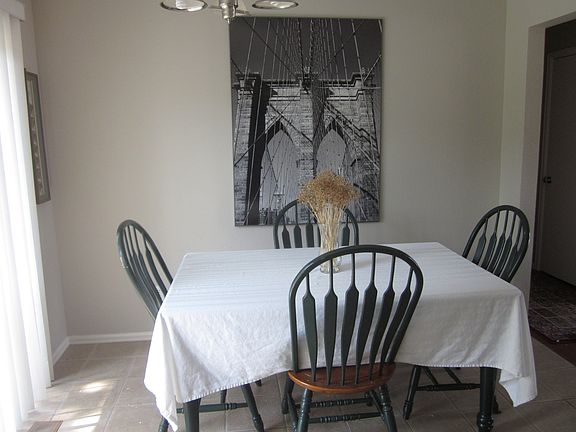 Dining area off kitchen