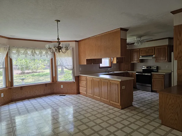 203 Del Rio Rd — Photo 4