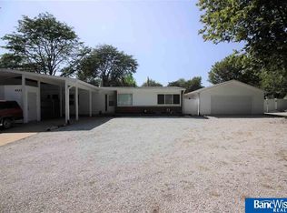 4533 NW 50th St, Lincoln, NE 68524