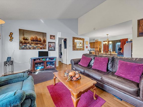 5th image of 1317 Pilgrim Dr