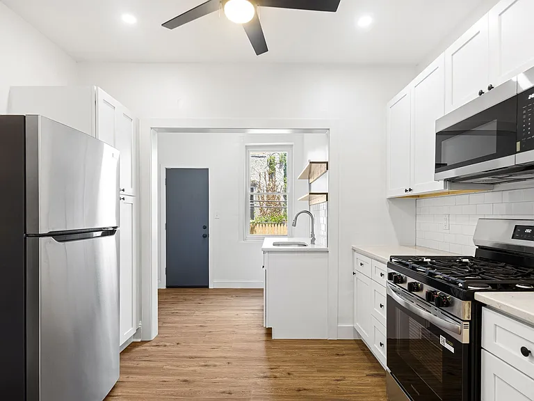 1329 S Lindenwood St — Photo 13