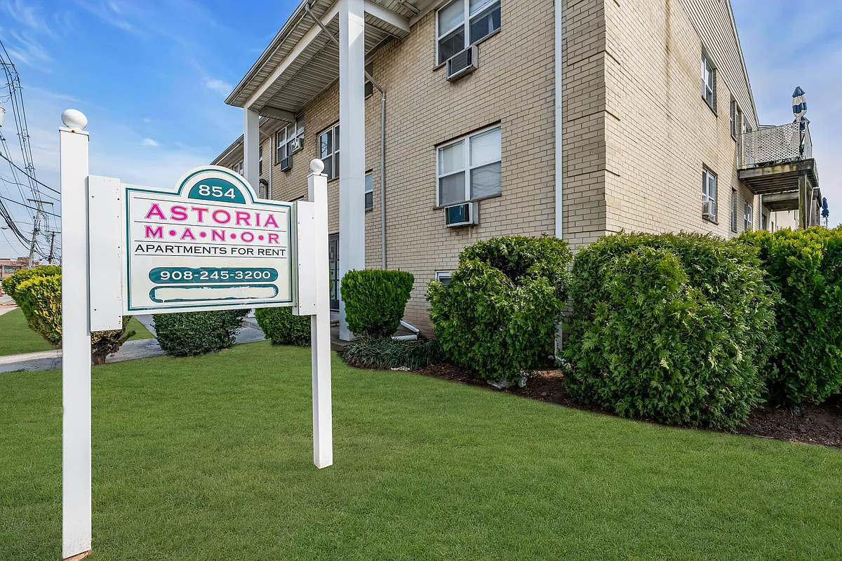 Building Photo - Astoria Manor