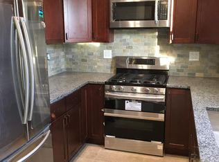 647 South Blvd APT 1, Oak Park, IL 60302