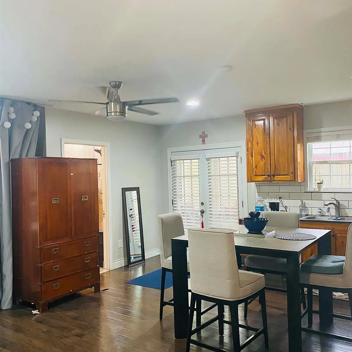 Studio, 1.0 bath, 460 sqft, $1,100 — Photo 3