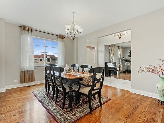 3rd image of 37W222 Emerald Ct
