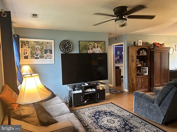 2nd image of 207 Harrington Ave