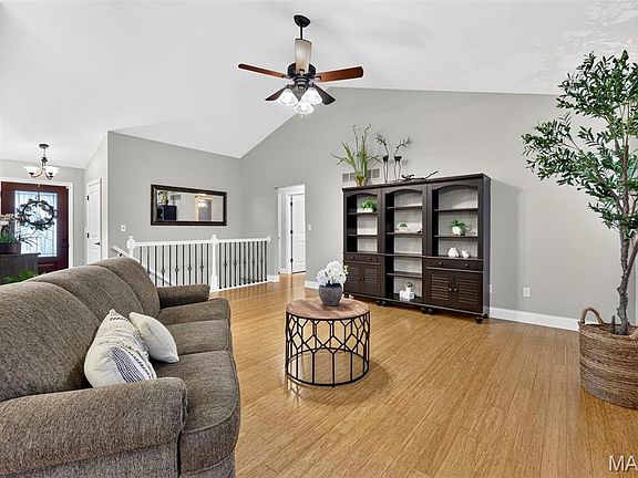 5th image of 132 Miranda Ct