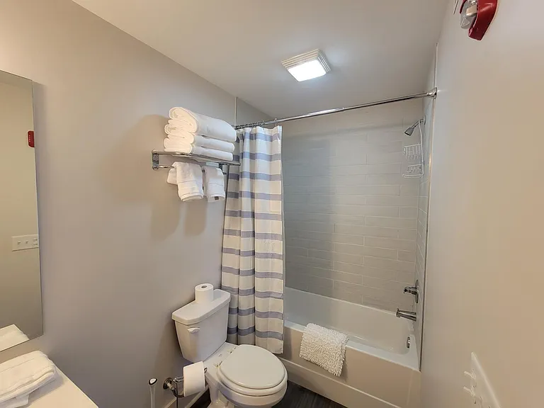 105 N Columbia Ave #B — Photo 5