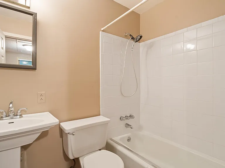 415 Amberidge Trl — Photo 12