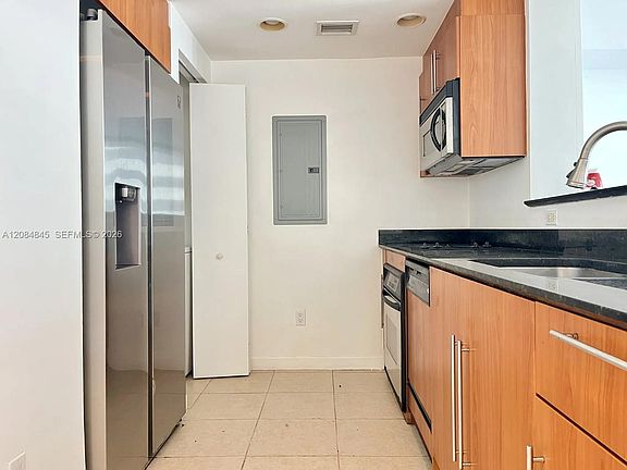 5th image of 335 S Biscayne Blvd APT 2506