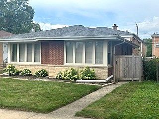 3rd image of 8429 Christiana Ave