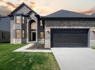 1843 Kirkton Dr, Troy, MI