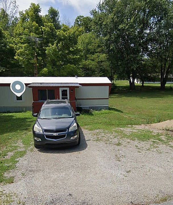 Mobile home showing yard