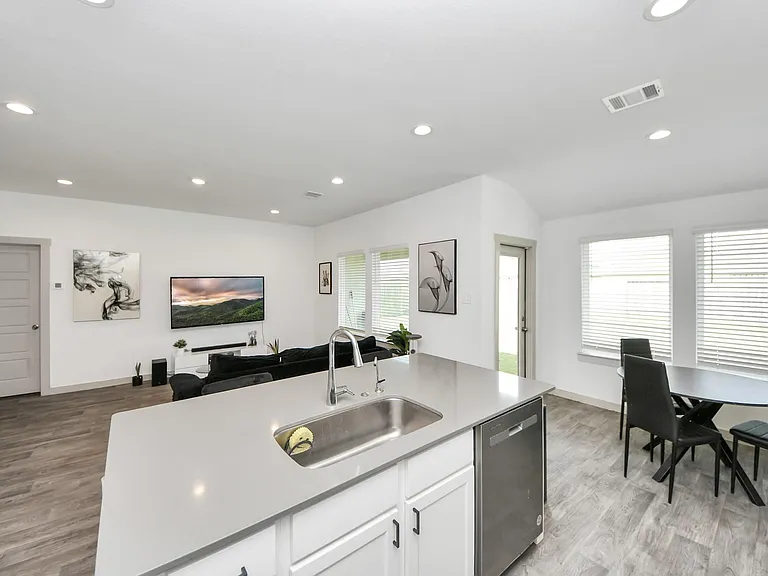 7706 Caspian Ranch Dr — Photo 15