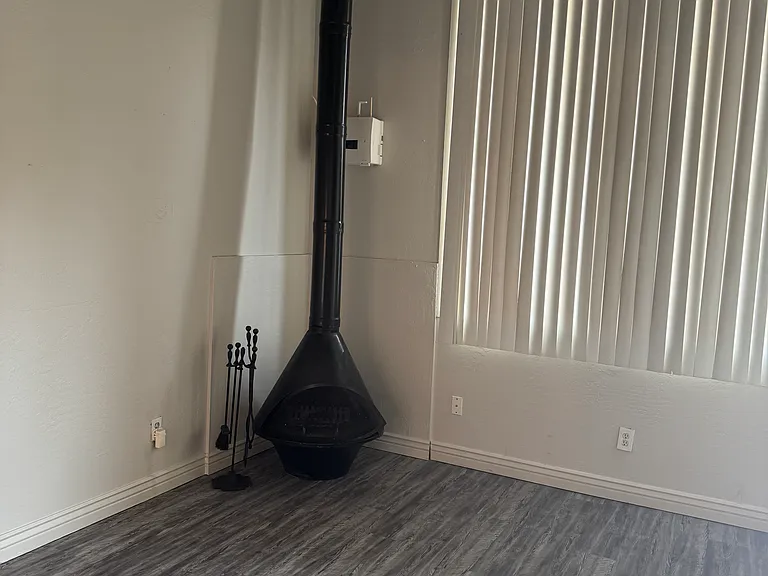 4240 N Longview Ave #2 — Photo 11
