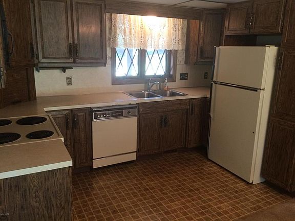 4th image of 1040 E 10th St