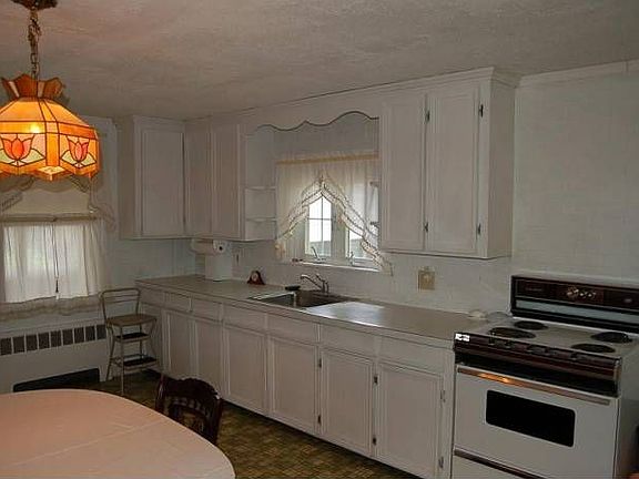 Eat in kitchen