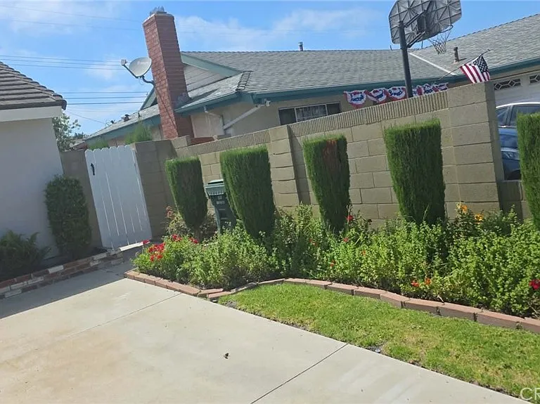 16291 Hawaii Ln — Photo 3