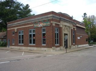 207 N Main St, Rosholt, WI 54473