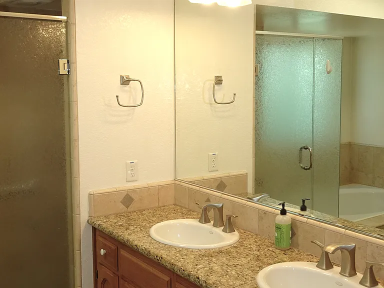 878 E Catalina Cir — Photo 10