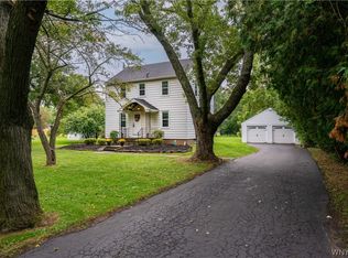 1138 Jarrett Dr, Lewiston, NY 14092