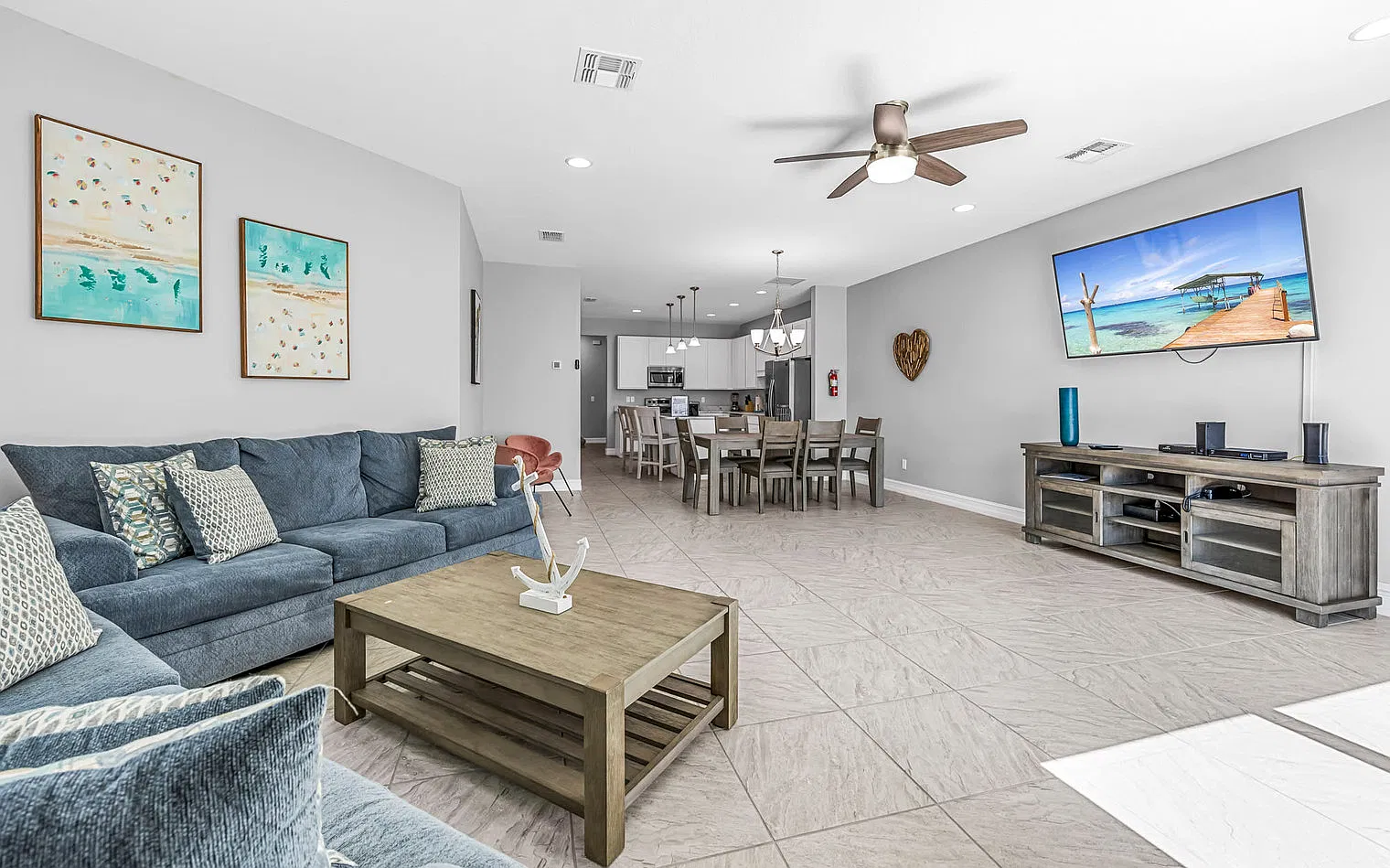 5 bed, 4.0 bath, 3552 sqft, $8,542 — Photo 1
