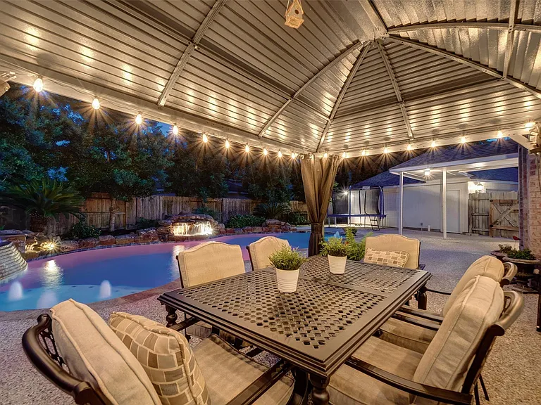 23707 Thornsby Ct — Photo 34