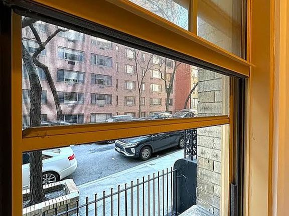 5th image of 417 E 64th St APT 1C