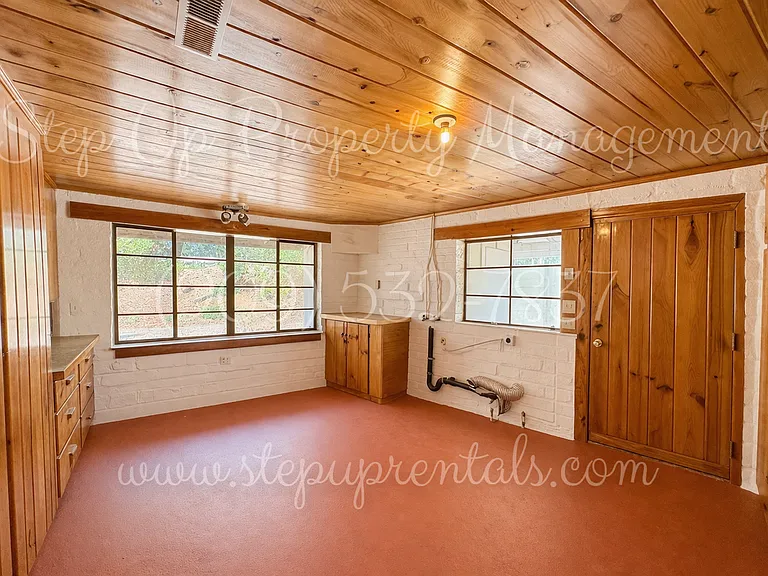 20381 Sherry Ct — Photo 9