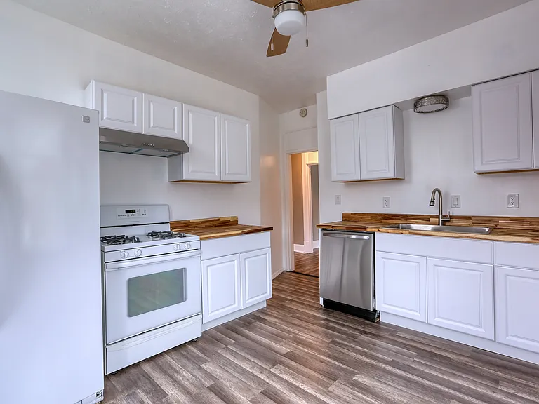 403 Wall Ave #AVENUE2 — Photo 16