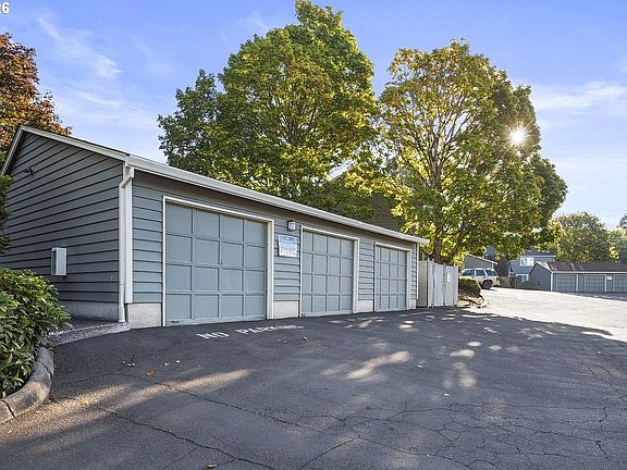 2nd image of 20474 SW Rosa Dr