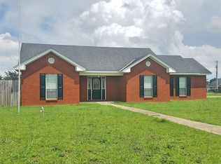 166 Scarlett Oak Dr, Deatsville, AL 36022