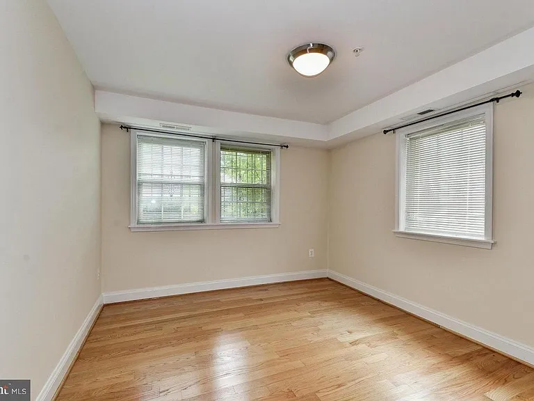 410 15th St NE #5 — Photo 11