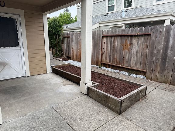 3rd image of 2757 Elks Way