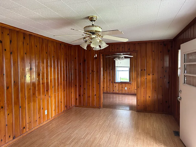 8085 Greenville Hwy — Photo 4