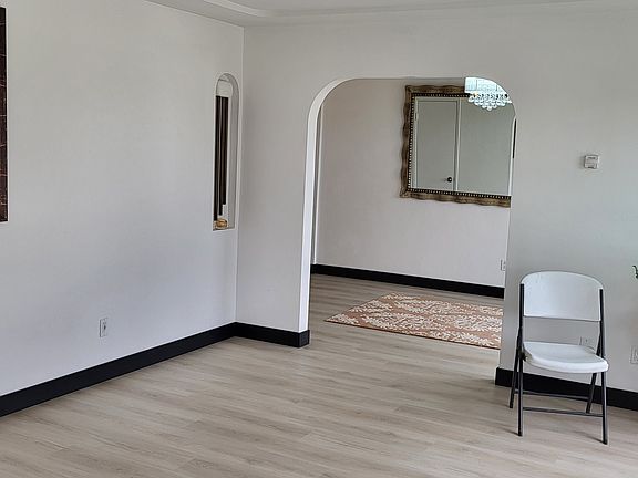 5th image of 1430 E 22nd St