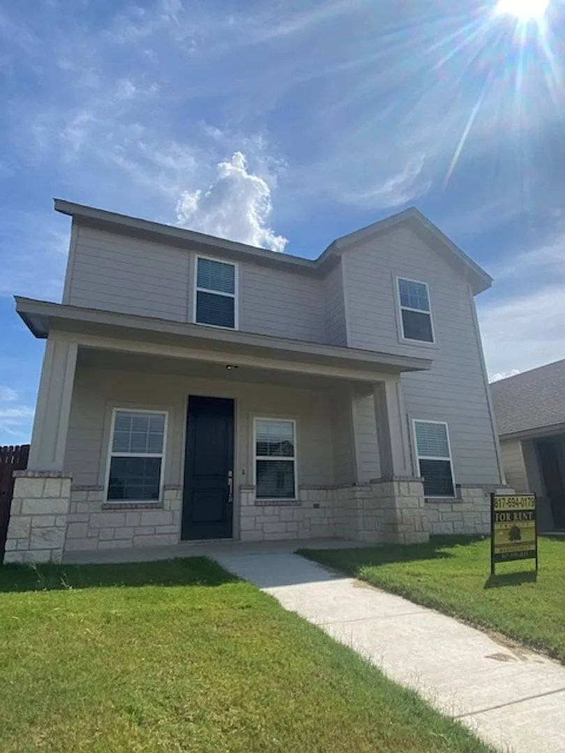 4/2.5/2 - Short & Long Term Leases — Photo 1