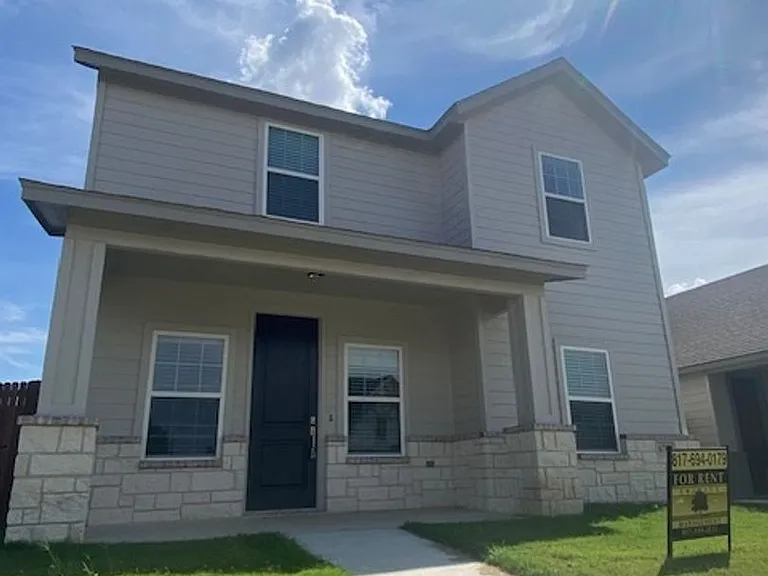 676 The Cottages — Photo 1