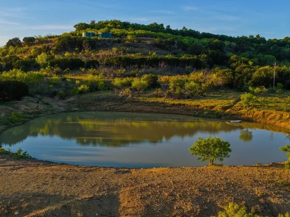 W Hells Gate Dr, Strawn, TX 76475