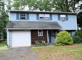 25 Claudia St, Iselin, NJ 08830