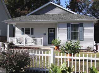 137 12th St, Colonial Beach, VA 22443