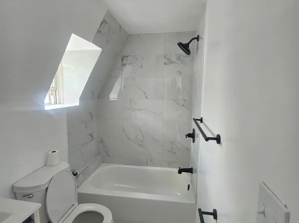 262 Oakwood Ave Floor 3, Orange, NJ 07050