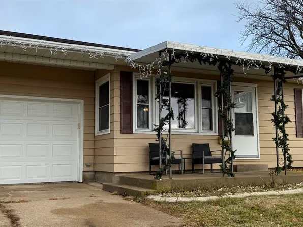 1733 Lori St, Dubuque, IA 52001