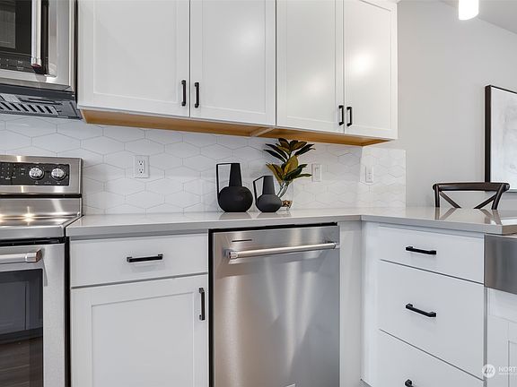 5th image of 14704 N Meridian Avenue #C