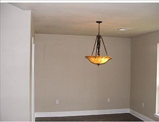 5th image of 3409 Riverland Dr