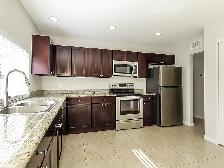 8301 E Turney Ave — Photo 7